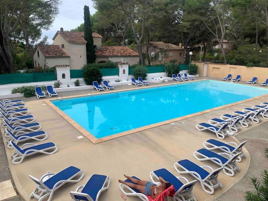 Les Appartements De La Marina Sanary-sur-Mer Exterior foto