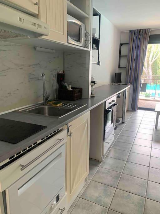 Les Appartements De La Marina Sanary-sur-Mer Exterior foto