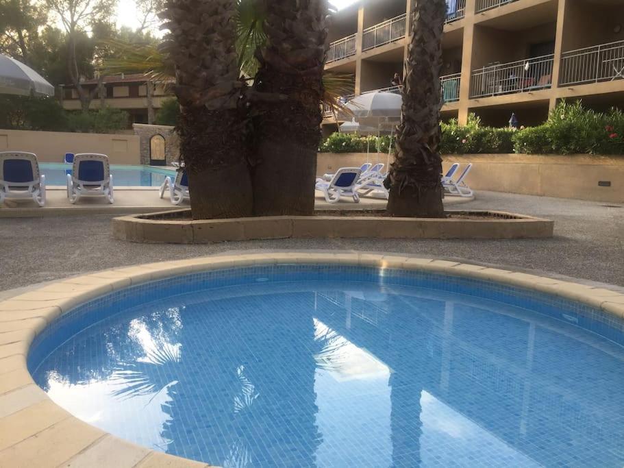 Les Appartements De La Marina Sanary-sur-Mer Exterior foto
